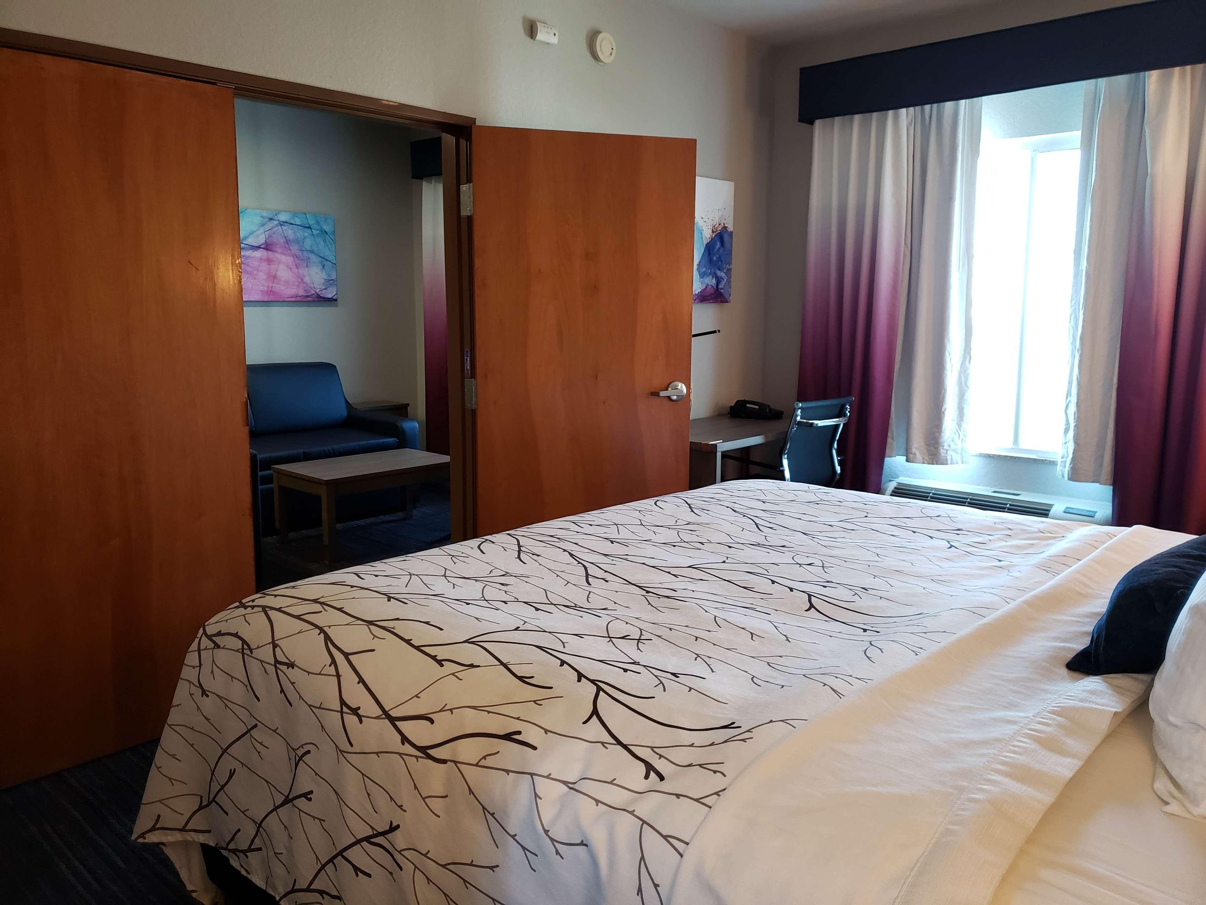 Best Western Plus San Antonio East Inn & Suites Екстериор снимка