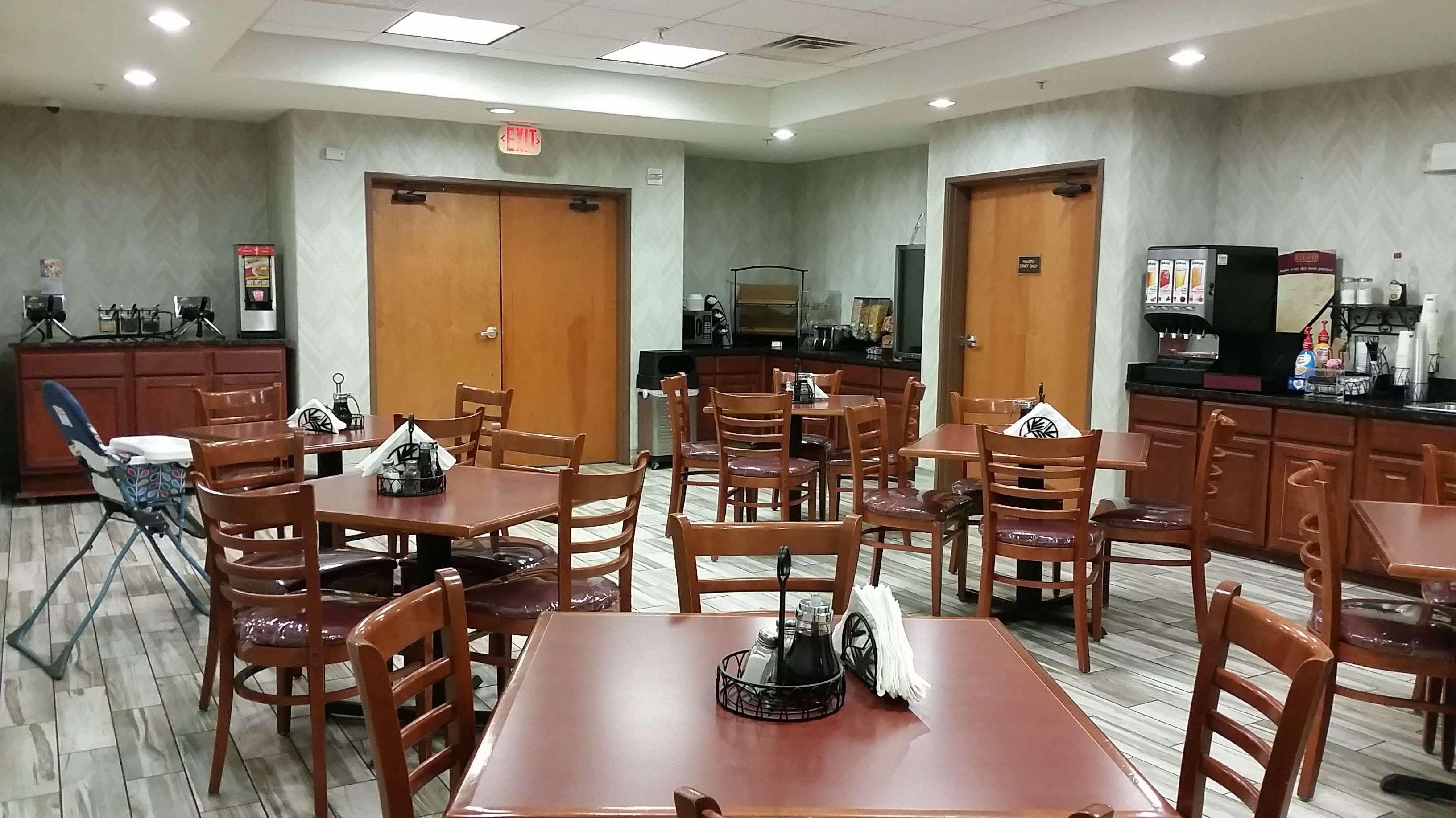 Best Western Plus San Antonio East Inn & Suites Екстериор снимка
