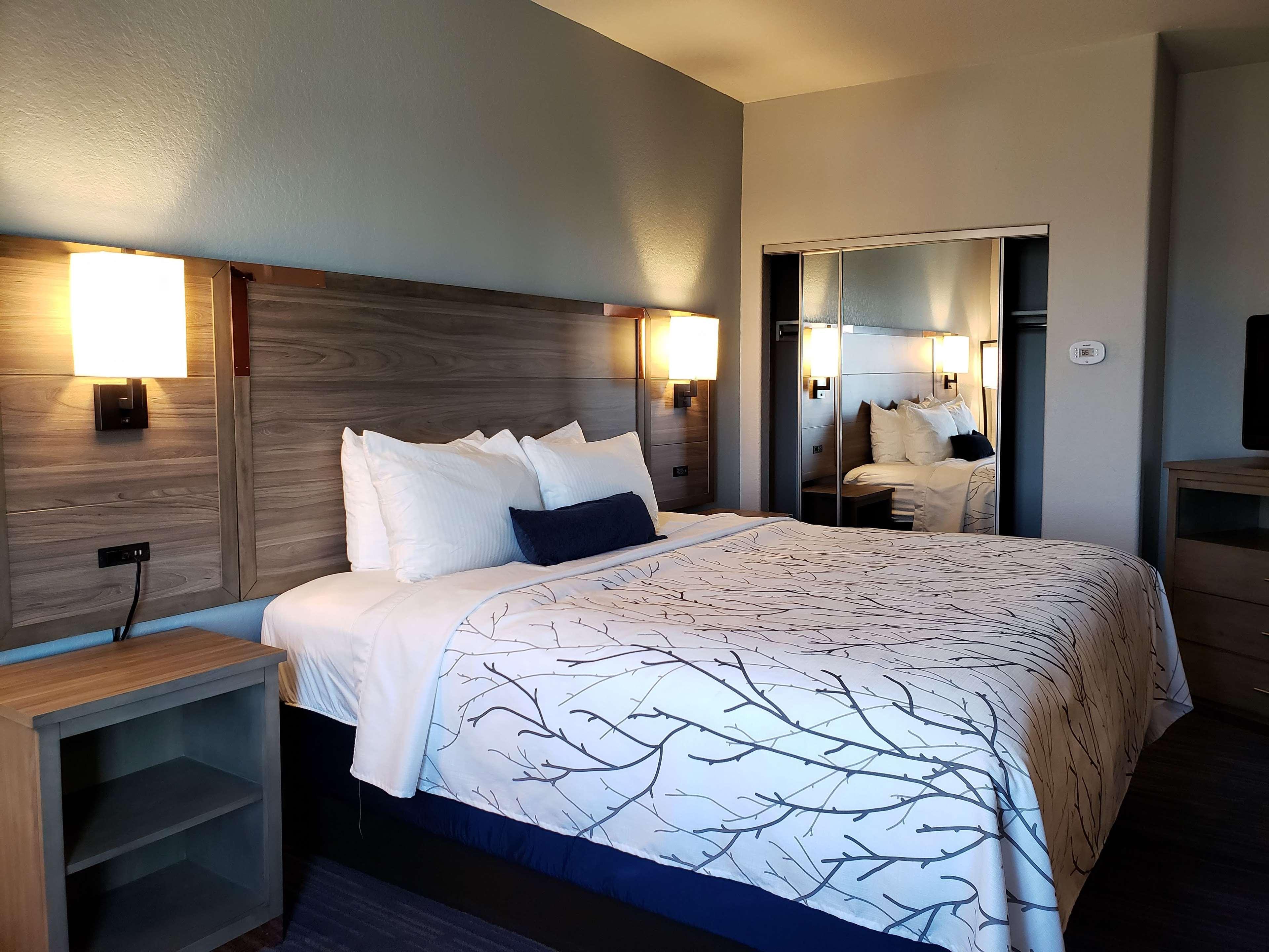 Best Western Plus San Antonio East Inn & Suites Екстериор снимка